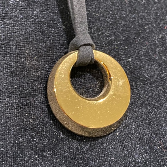 NWOT Banana Republic gold pendant on a black suede necklace - Picture 3 of 4